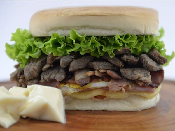Americano Contra Filé Grande - Turbo Lanches