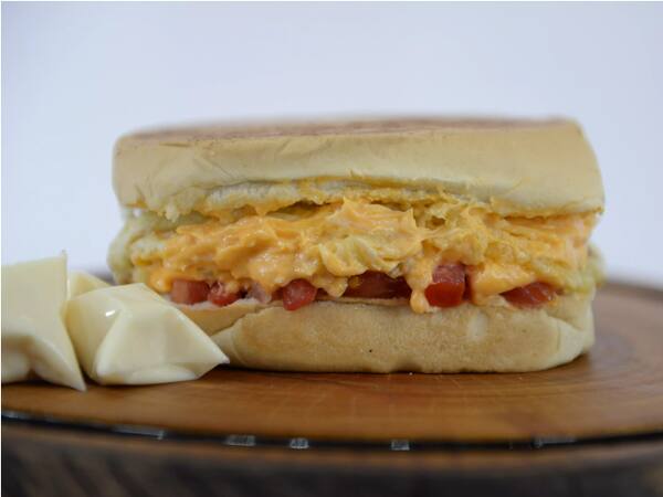 Quatro Queijos Grande - Turbo Lanches