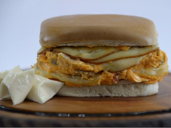 Lombo com 4 Queijos Grande - Turbo Lanches