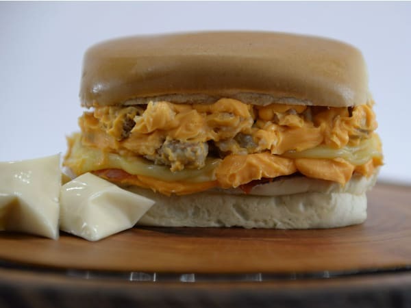 Lombo com Cheddar Grande - Turbo Lanches